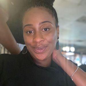 Meet your Posher, Monica